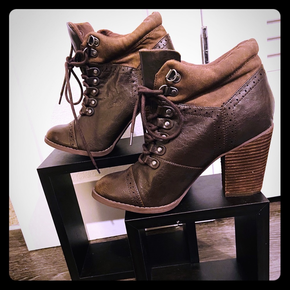 Ankle boots